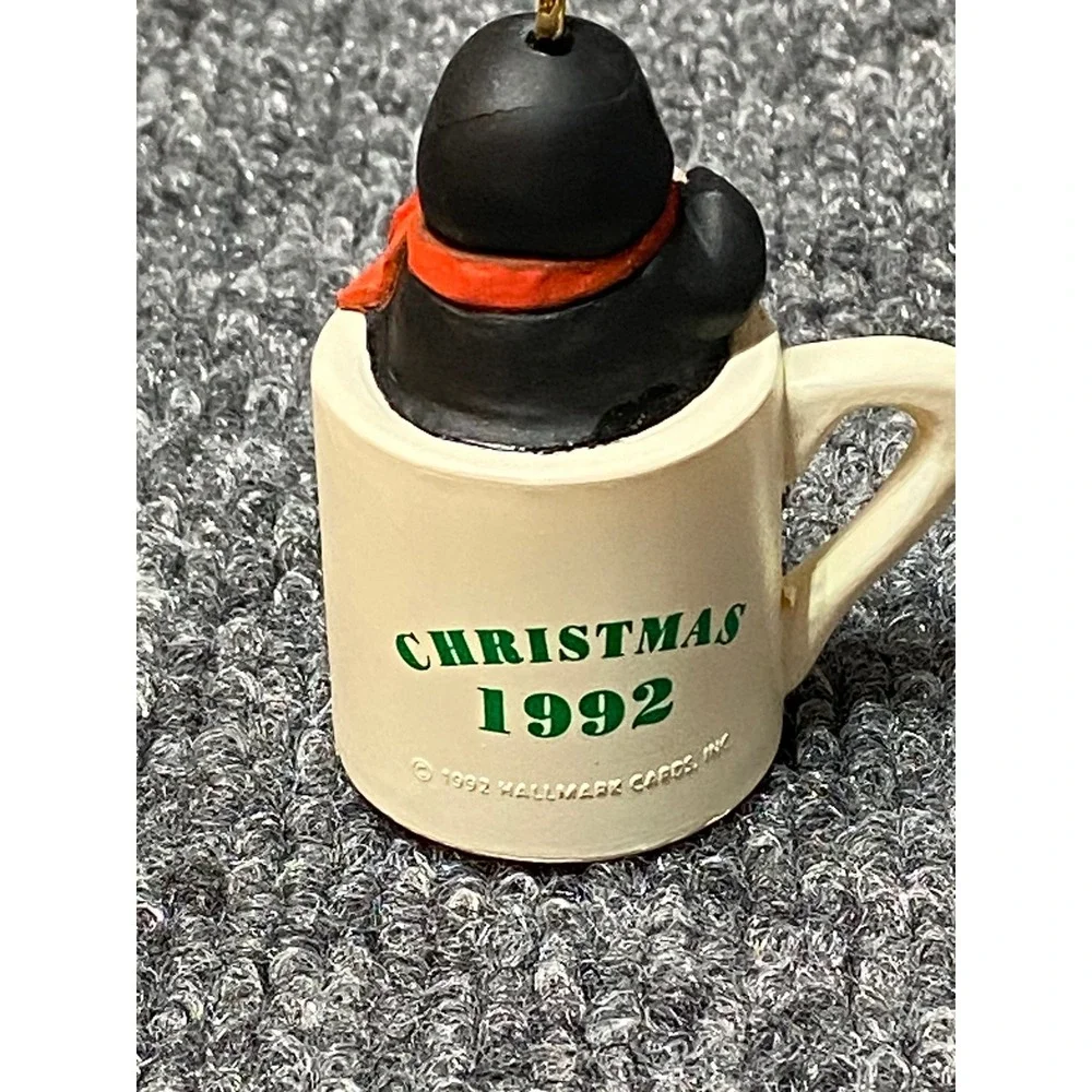 Hallmark Keepsake Ornament 1992 V.P. of Important Stuff Penguin Christmas‎ NOS